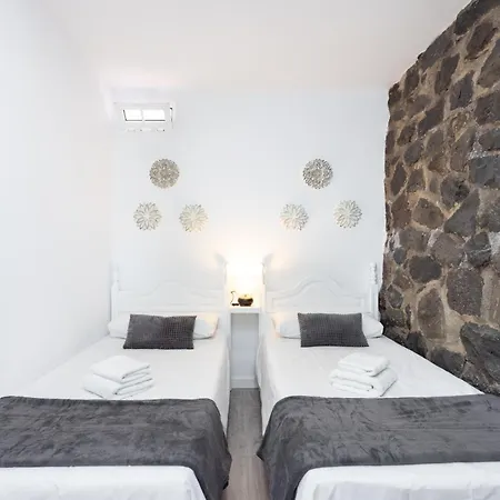 Tenohomes Sunny Terrace & Private Pool Casa vacanze *